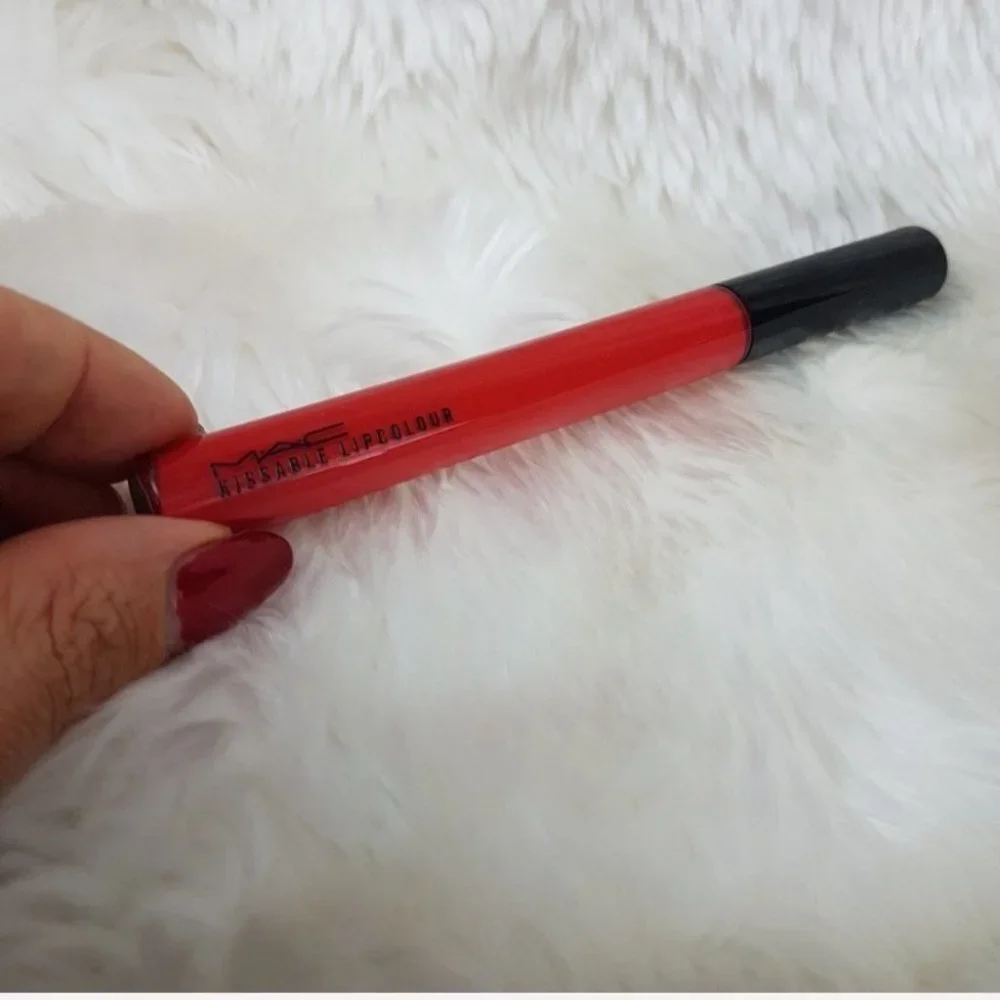 MAC Cosmetics Kissable Lipcolor Strut Your Stuff